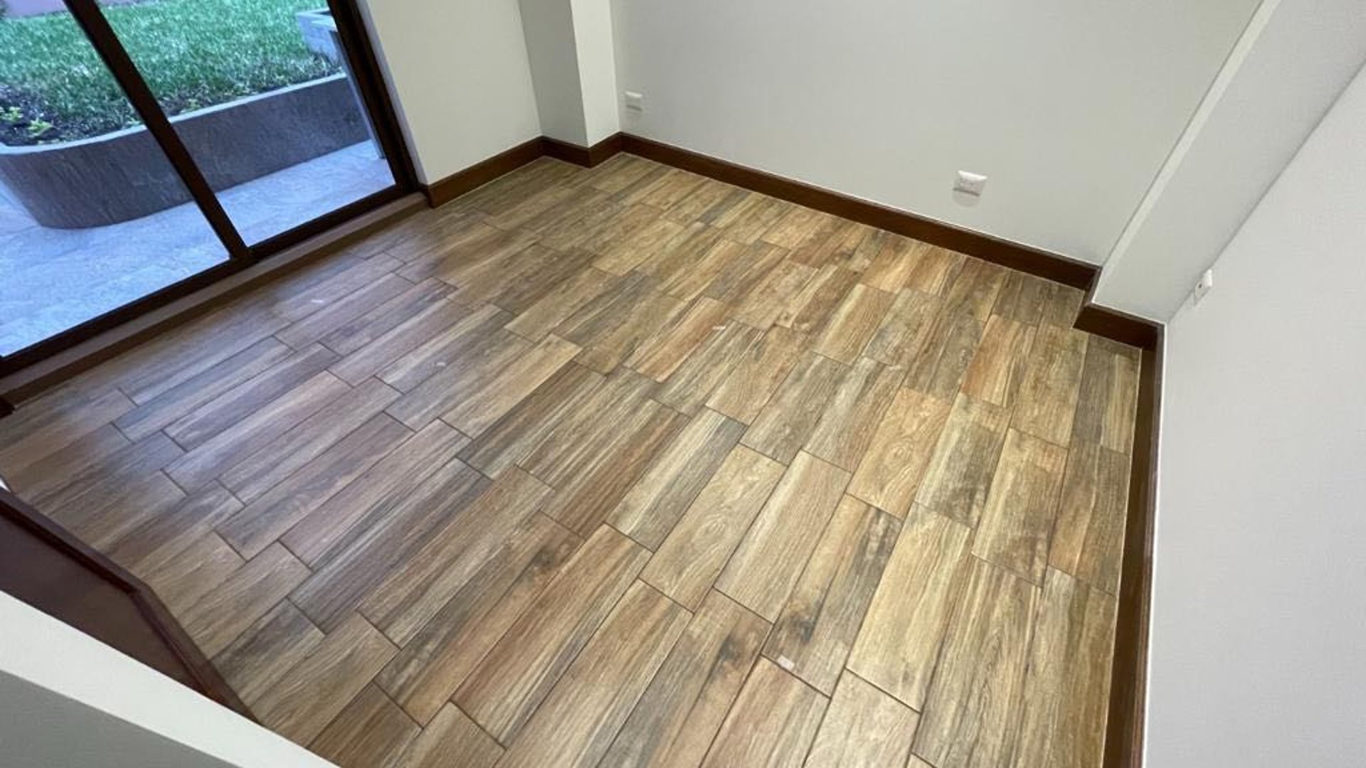 Apartamento en Venta Edificio Salvattore Zona 10 - Miniatura 2
