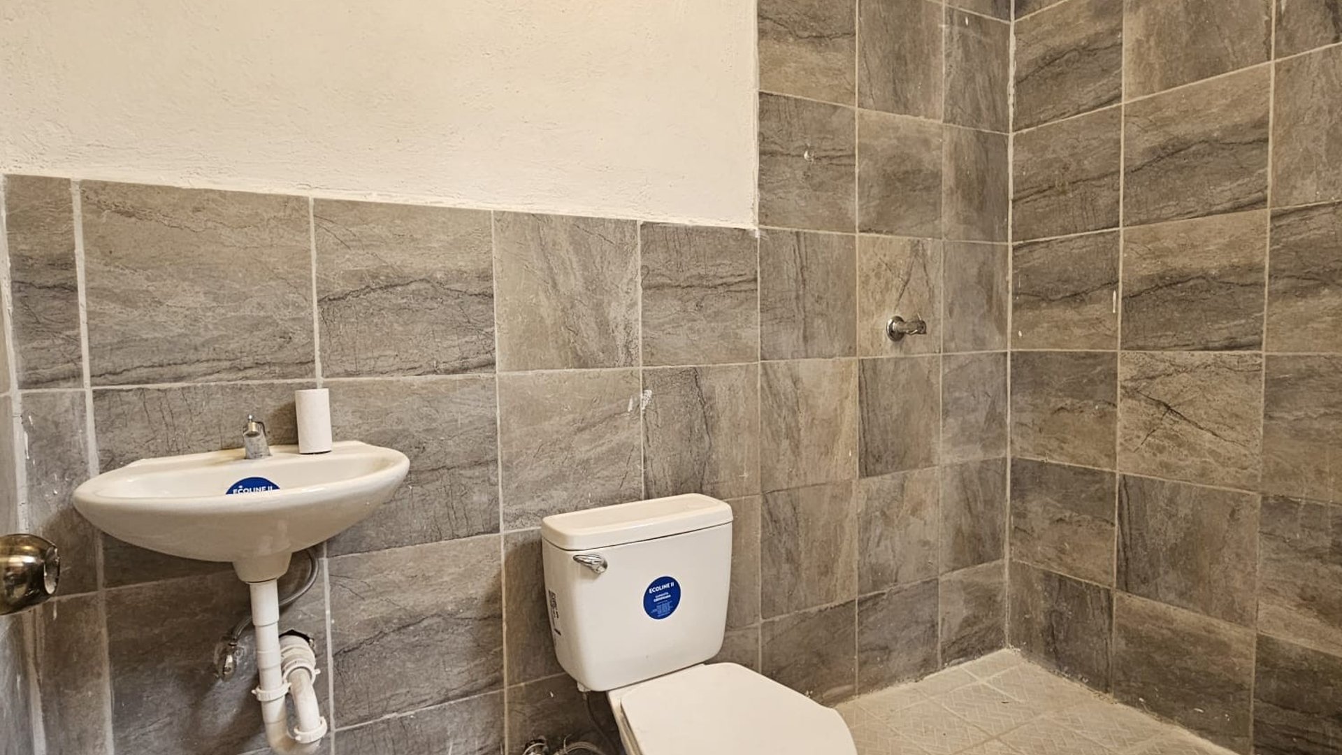 Furnished Apartment Rental in Zone 1 | 1 Bedroom + Motorcycle Parking - Miniatura 5