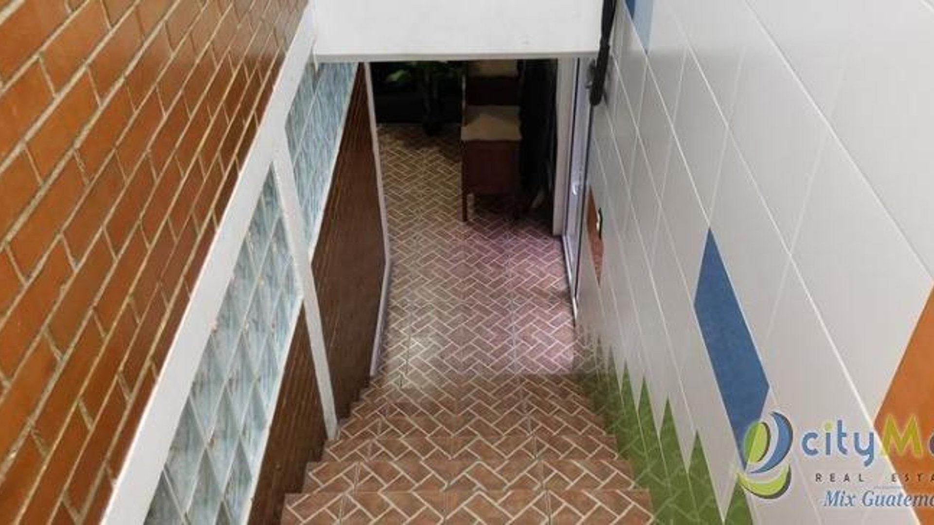 Edificio en Renta en Colonia El Rodeo Zona 7 - Miniatura 10