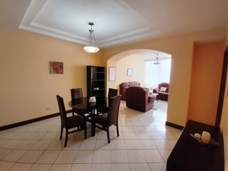  Apartamento amueblado en renta de 2 habitaciones zona 10 Ref-4955 - Image 2