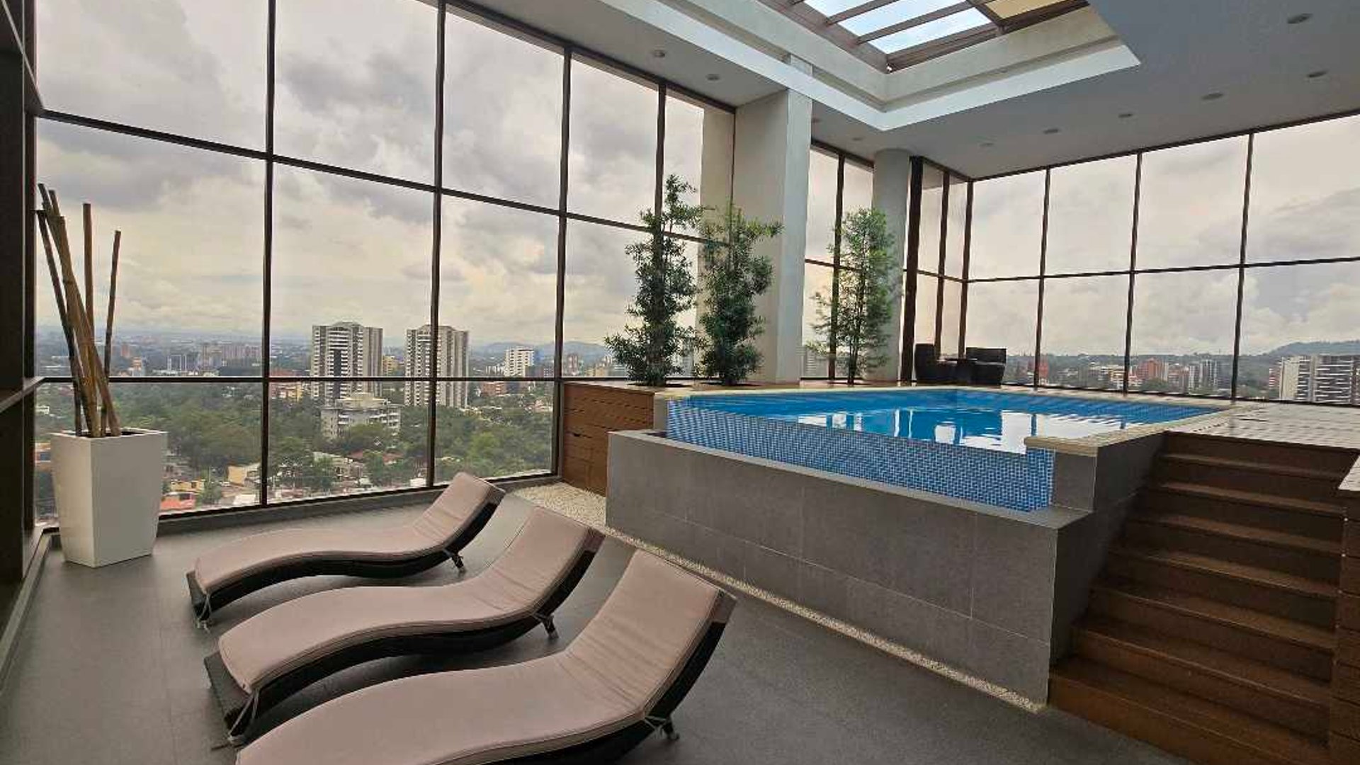 APARTAMENTO EN VENTA ZONA 10 - Miniatura 23