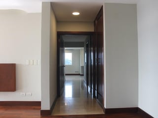 Vendo Apartamento en  Edificio Vista Real ubicado en zona 14 - 3
