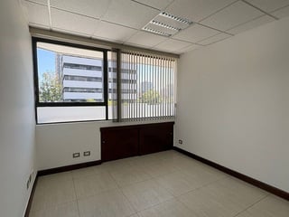 Oficina en Alquiler Edificio Marbella Zona 10 - Image 1