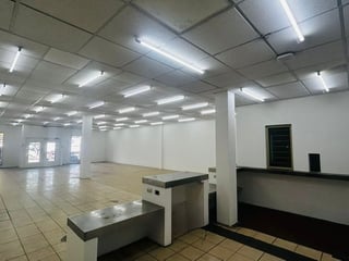 Local con bodega en renta zona 7 / El Trébol - 3