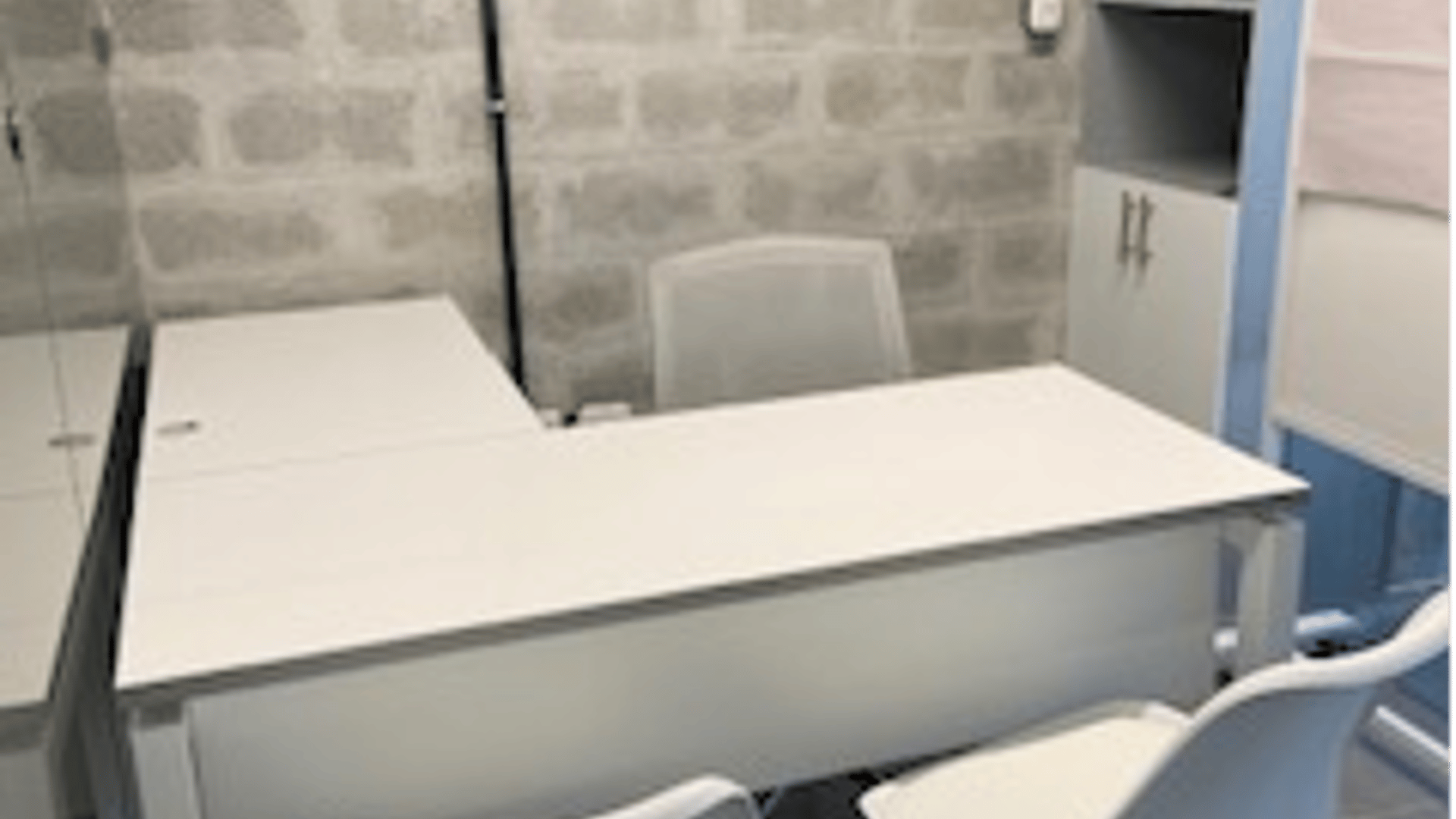 Rento 2 oficinas compartidas en Edificio Nova Reformador - Miniatura 4