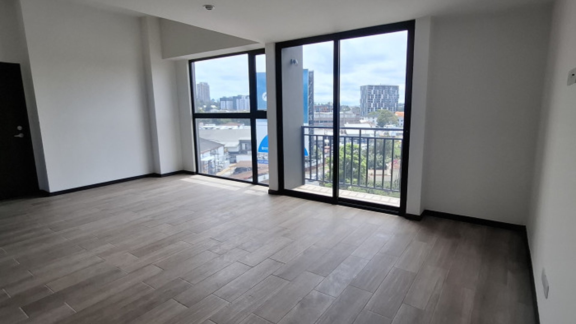 Renta de Apartamento en Altaire zona 11 Mariscal