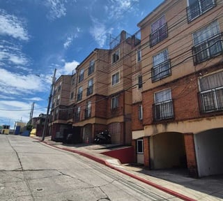 Apartamento en Venta De 2 Dormitorios En Zona 5 De VILLA NUEVA