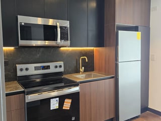 📍 3 APARTAMENTOS EN RENTA – EDIFICIO ATARAH | ZONA 10 - 2