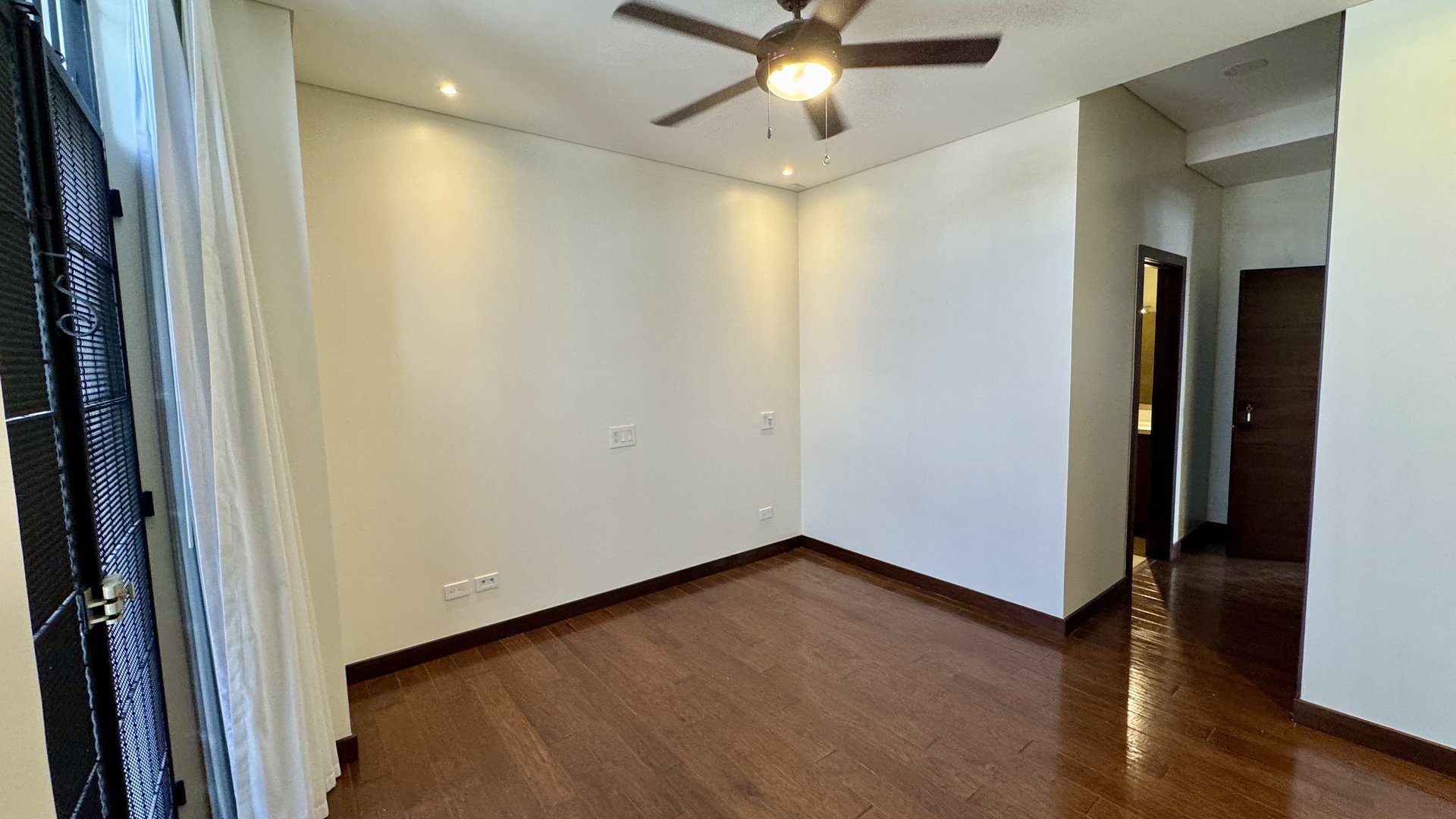 Apartamento en renta zona 16 / Ramblas de Cayalá - Miniatura 11