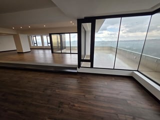 Venta de Penthouse de 4 habitaciones en zona 10 Ref-5053 - Image 11