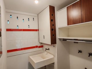Apartamento en Venta Edificio Mariscal Uno Uno Zona 11 - Image 12
