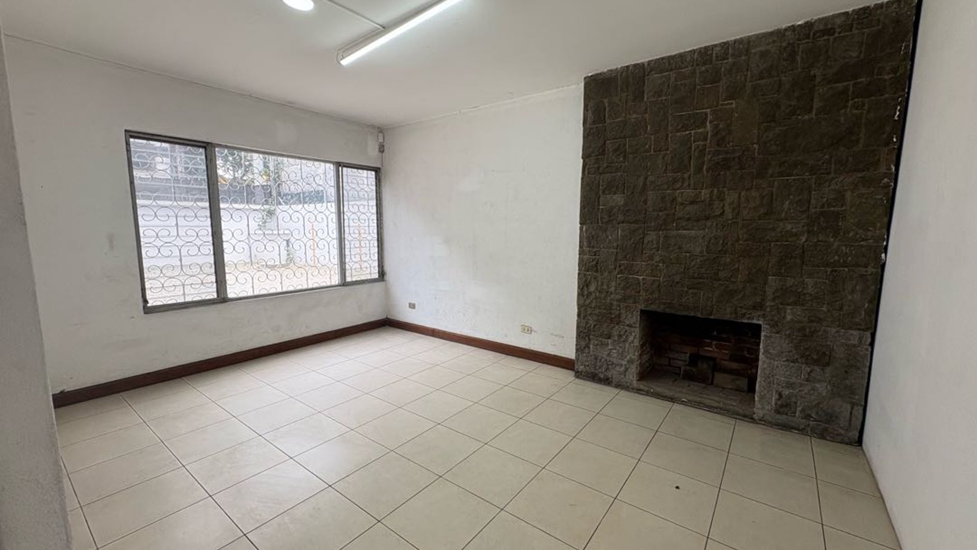 Casa en alquiler, zona 13 - Miniatura 3