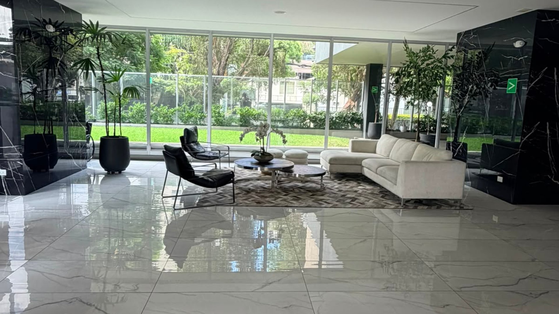APARTAMENTO EN RENTA |AMUEBLADO | VASANTA| ZONA 10 - Miniatura 17