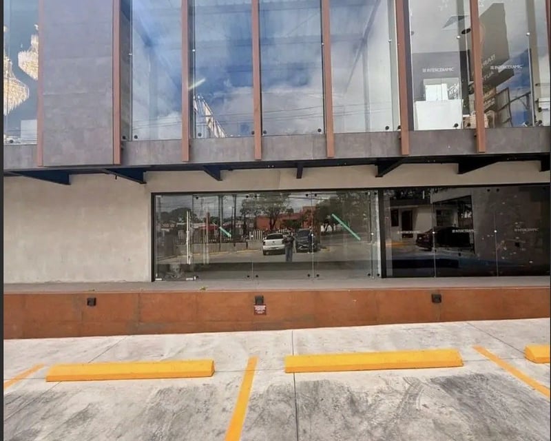 Local comercial en renta · Calzada Roosevelt · Zona 11