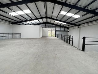VENDO / ALQUILO BODEGA – ZONA 13 - 2