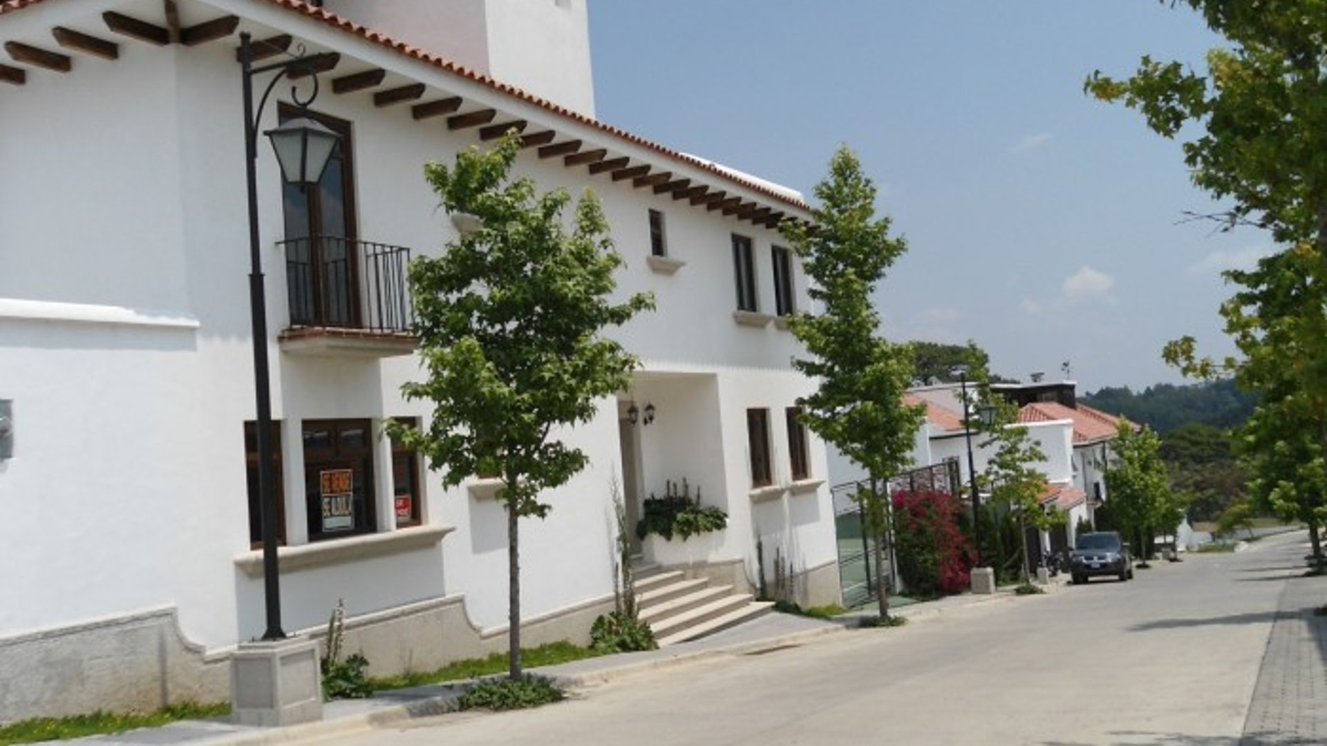 Casa en venta o alquiler en Muxbal Guatemala