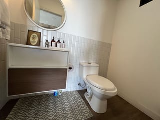 Venta de apartamento de 2 niveles en Edificio Granat, Zona 4 - Image 5