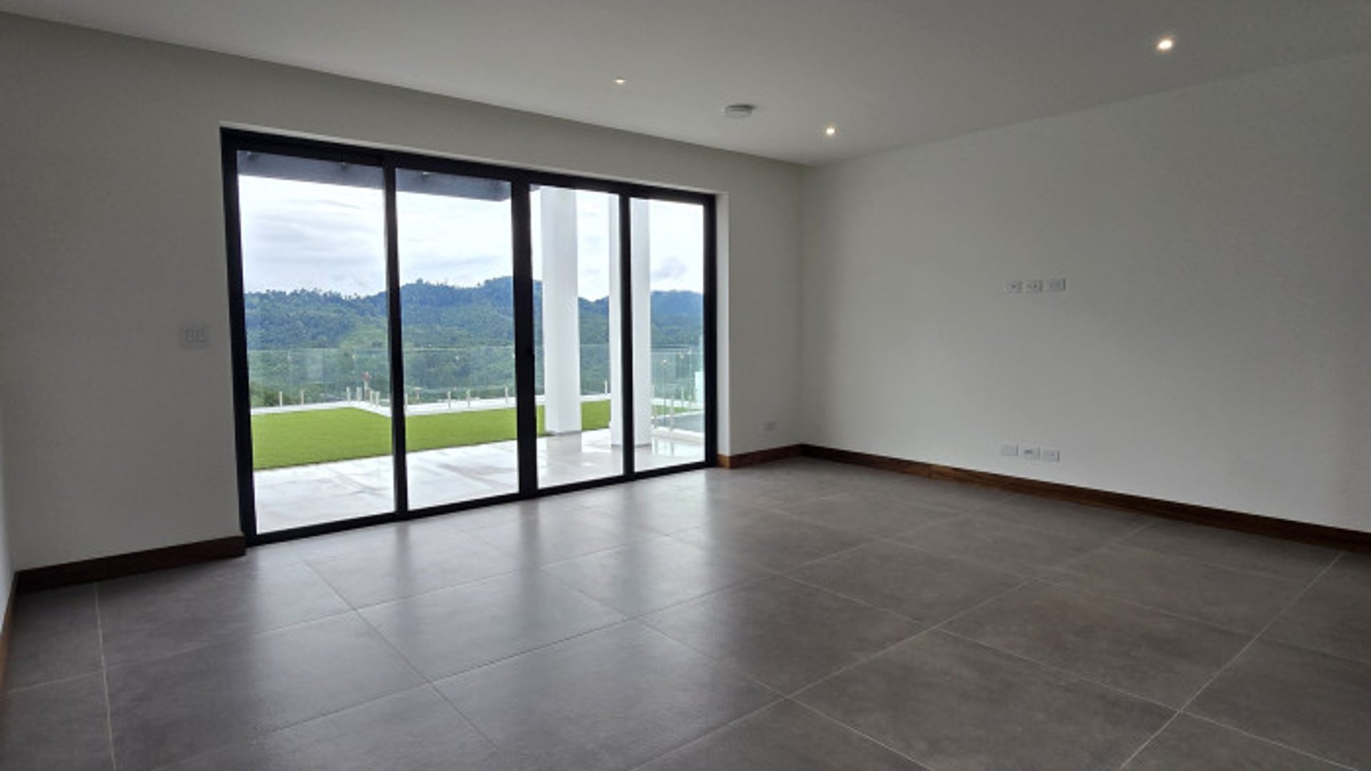 En venta casa en zona 16 El Pulte Guatemala - Miniatura 7