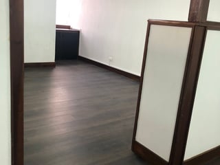 Alquiler o venta de oficina en El Edificio Reforma Montufar  - Image 6