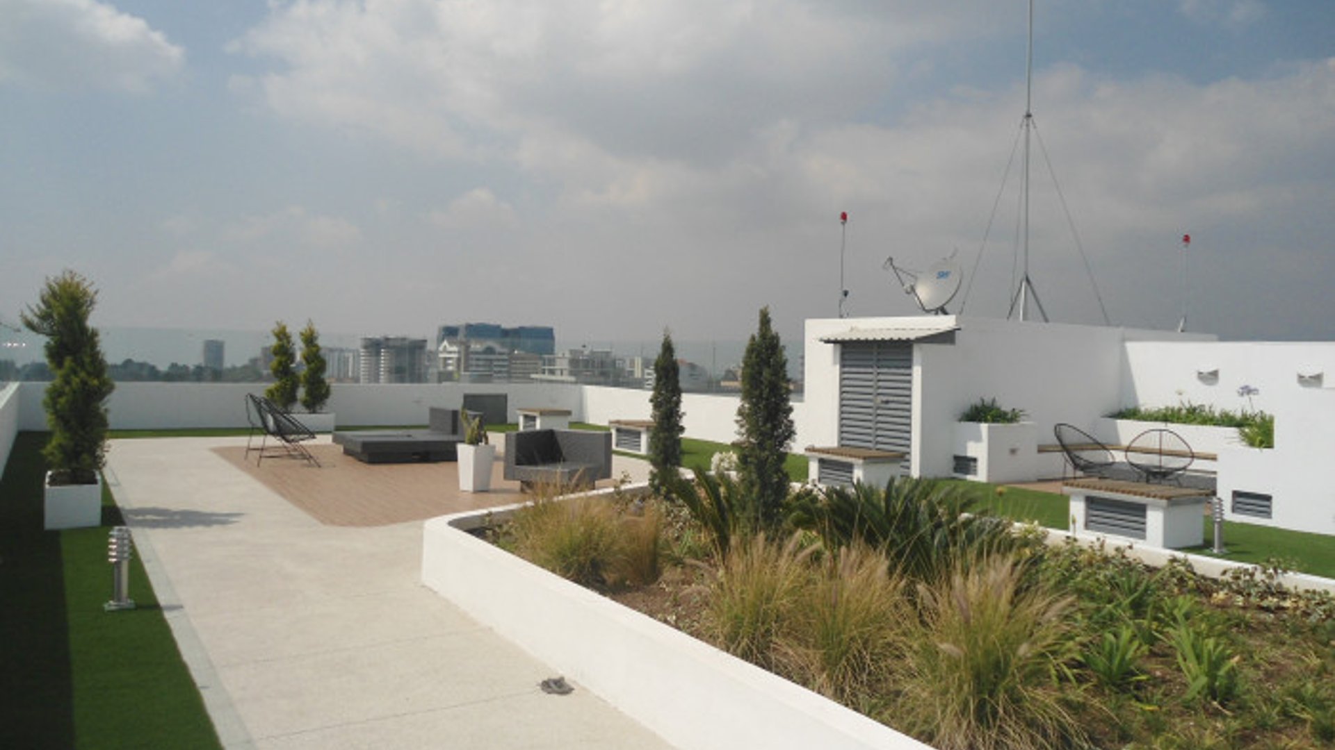 Apartamento Residencial en renta en Zona 10 - Miniatura 7