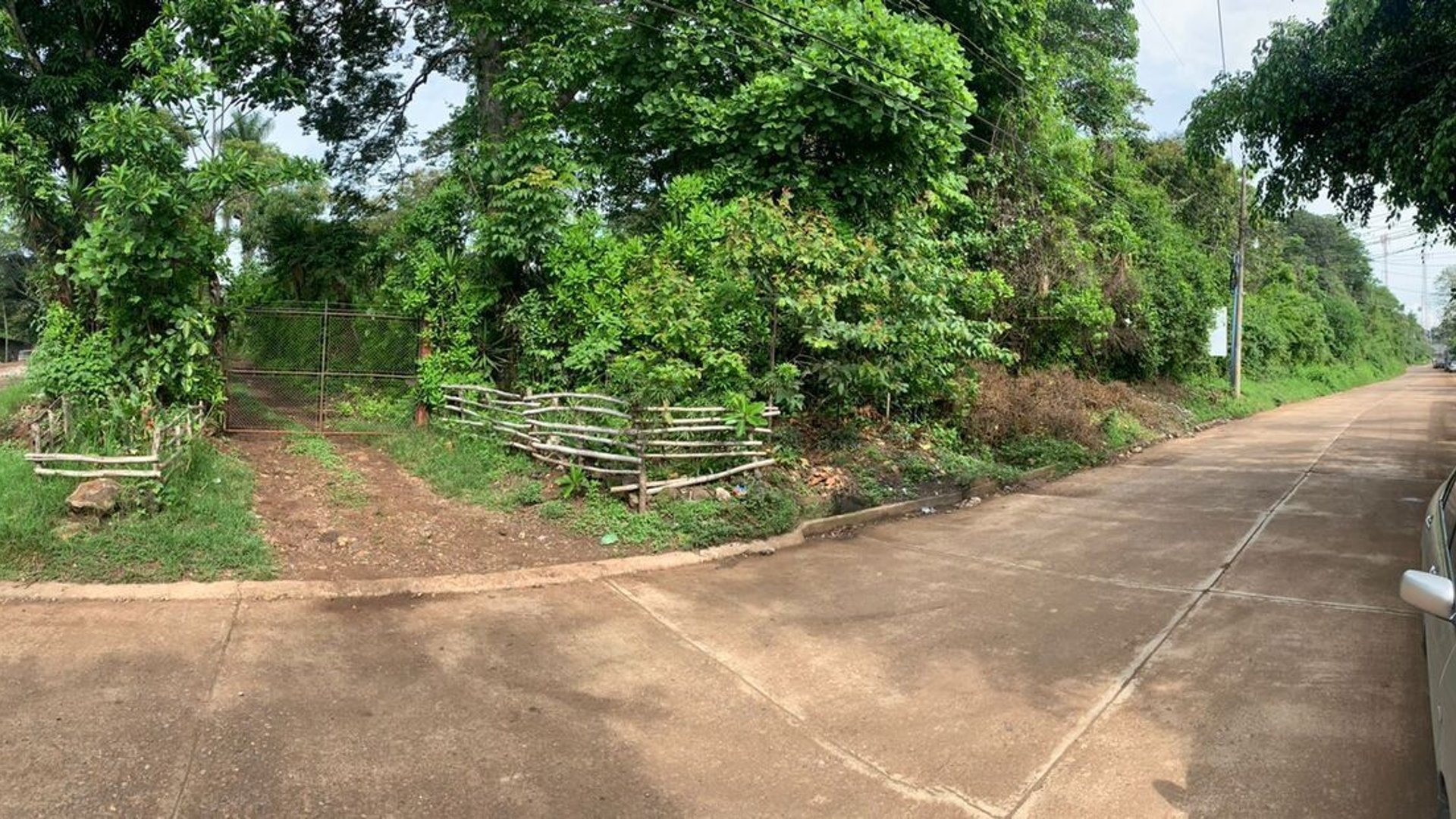 GRAN TERRENO EN VENTA – IDEAL PARA PROYECTO INMOBILIARIO/ BARBERENA - Miniatura 4