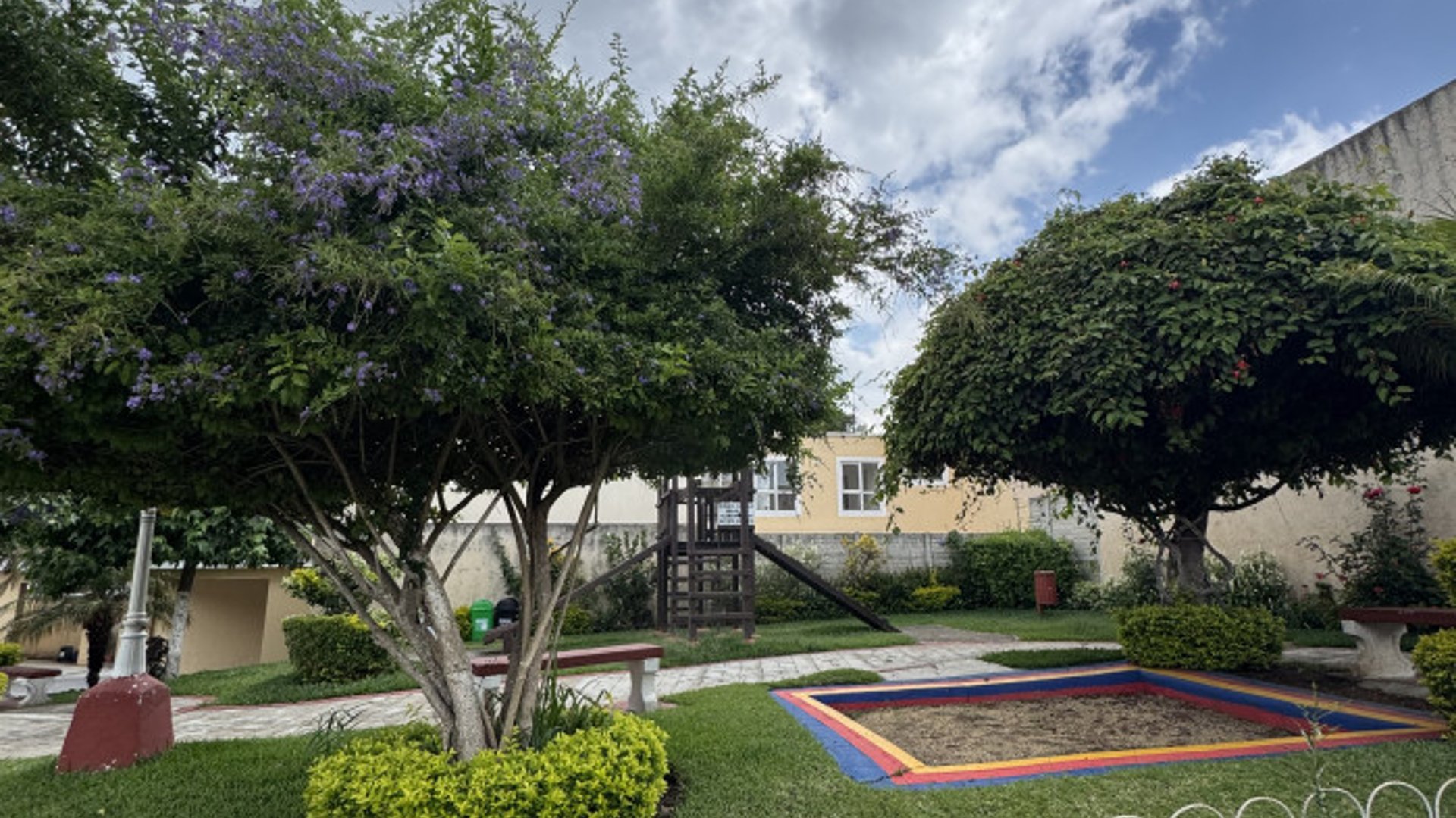 Casa en Alquiler en El Mirador San Cristobal Mixco - Miniatura 25