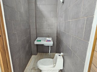 Locales en renta Bosques de San Nicolás 96 m², zona 4 de Mixco - Image 3