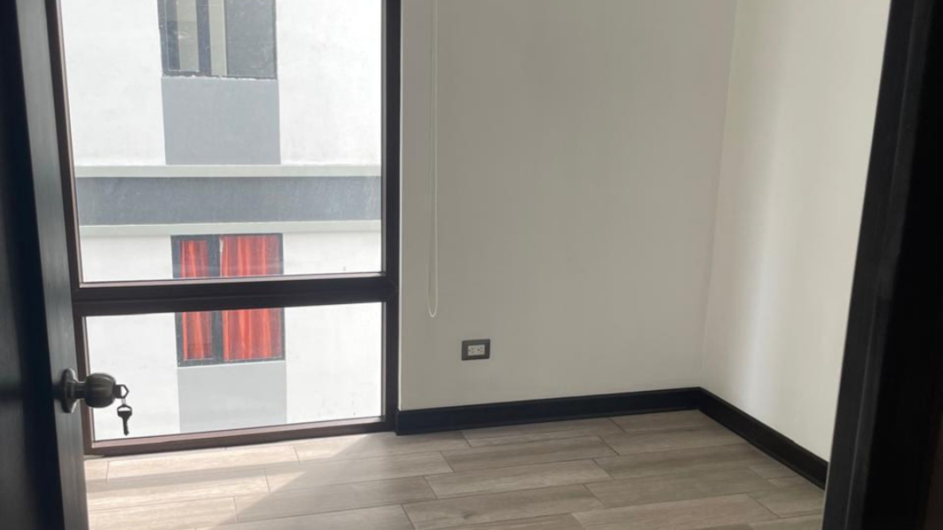 Rento Rento Apartamento en Edificio Tres15 en Edificio Tres15 - Image 1