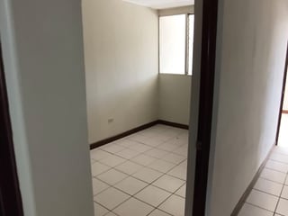 Amplia casa en venta en zona 18 Altos de la Atlántida - 4