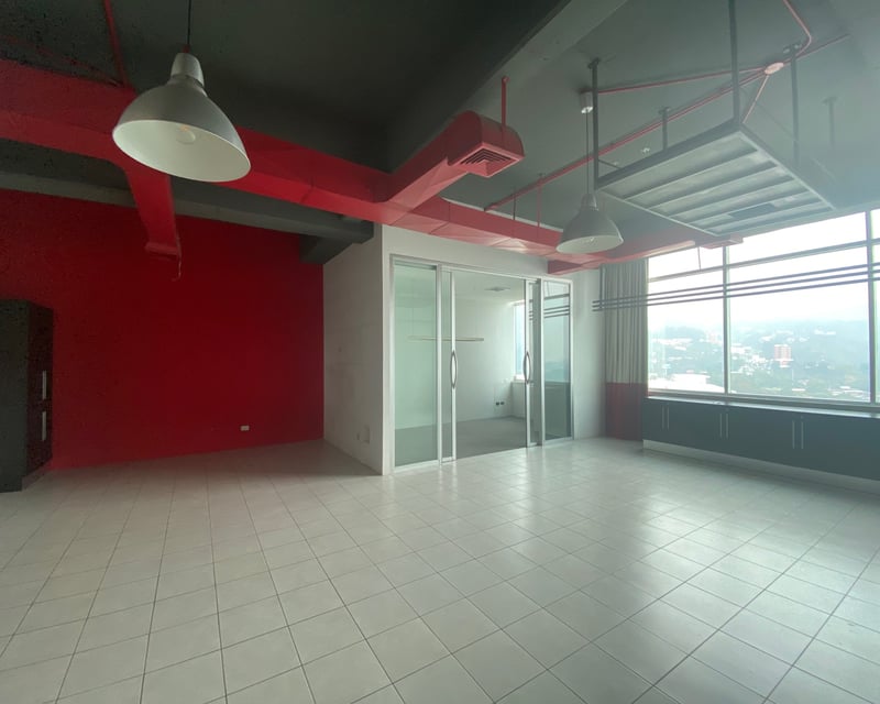 Oficina en nivel alto en alquiler o venta Zona Pradera zona 10