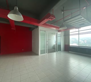 Oficina en nivel alto en alquiler o venta Zona Pradera zona 10