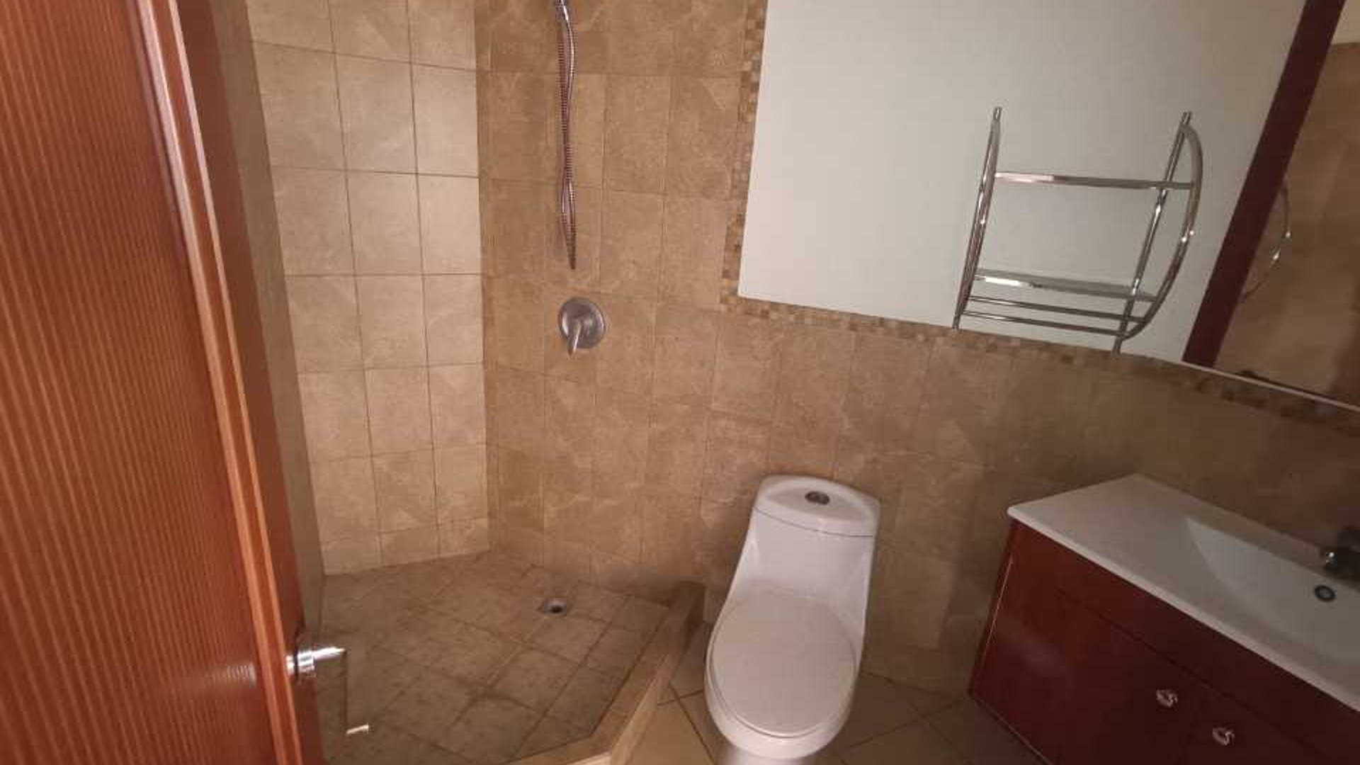 Venta de apartamento de 3 habitaciones Las Gemas zona 11 - Miniatura 23