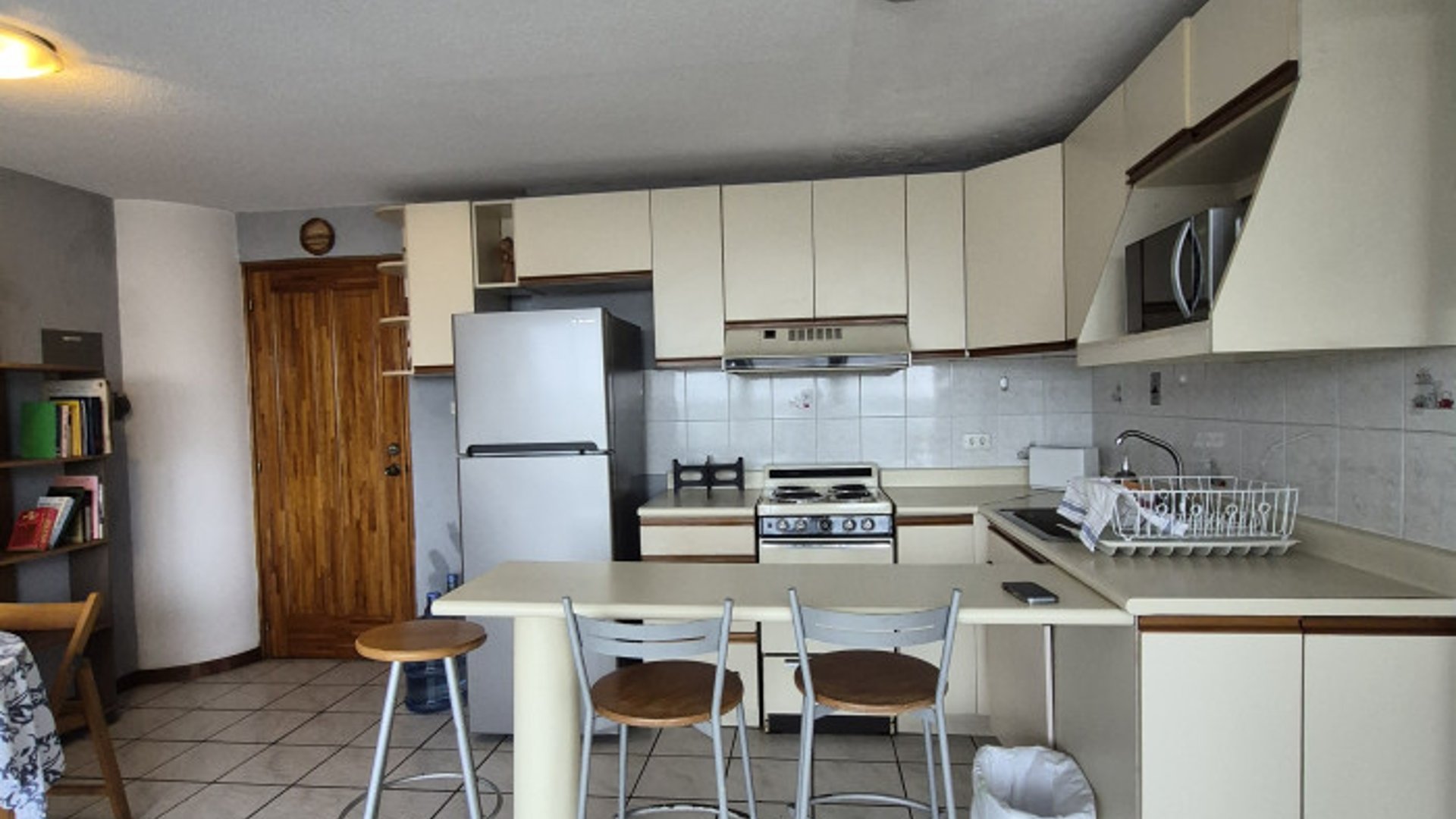 Renta apartamento amplio de 1 habitación en zona 15 VH2 - Miniatura 4