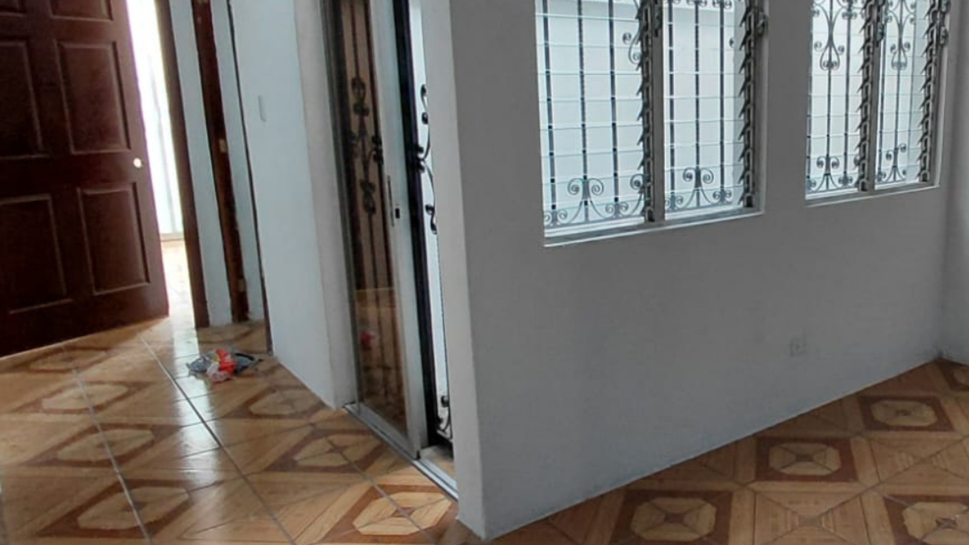 Vendo Casa en Colonia Colegio de Maestros  Zona 17 - Miniatura 10