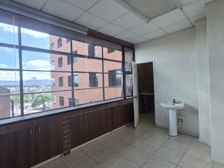 OFICINA EN RENTA – EDIFICIO DISTRITO MIRAFLORES | ZONA 11 - 5
