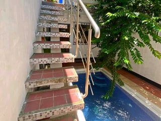 CASA TIPO LOFT EN VENTA CON PISCINA PRIVADA – BARRIO MODERNO, ZONA 2 - 4
