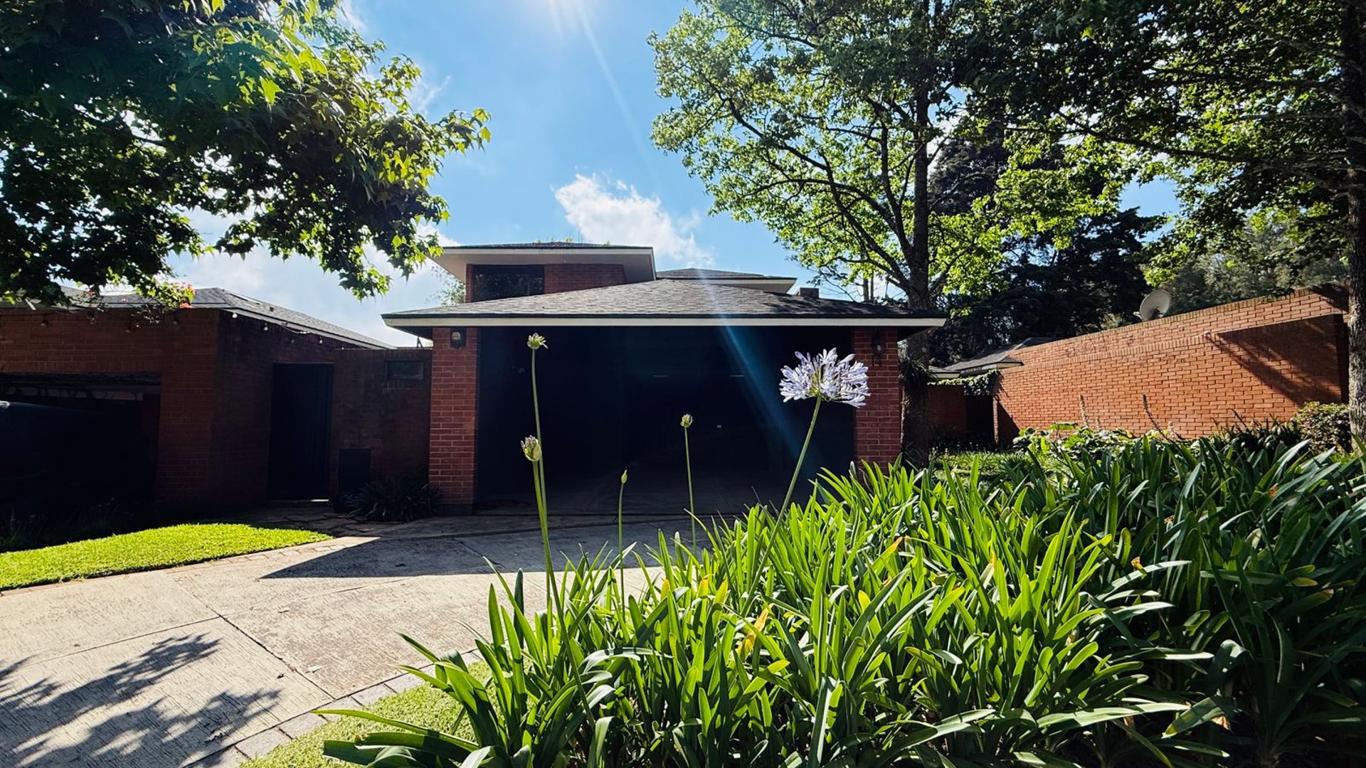VENTA DE HERMOSA Y AMPLIA CASA - LAS ROTONDAS, KM 18.5 CES