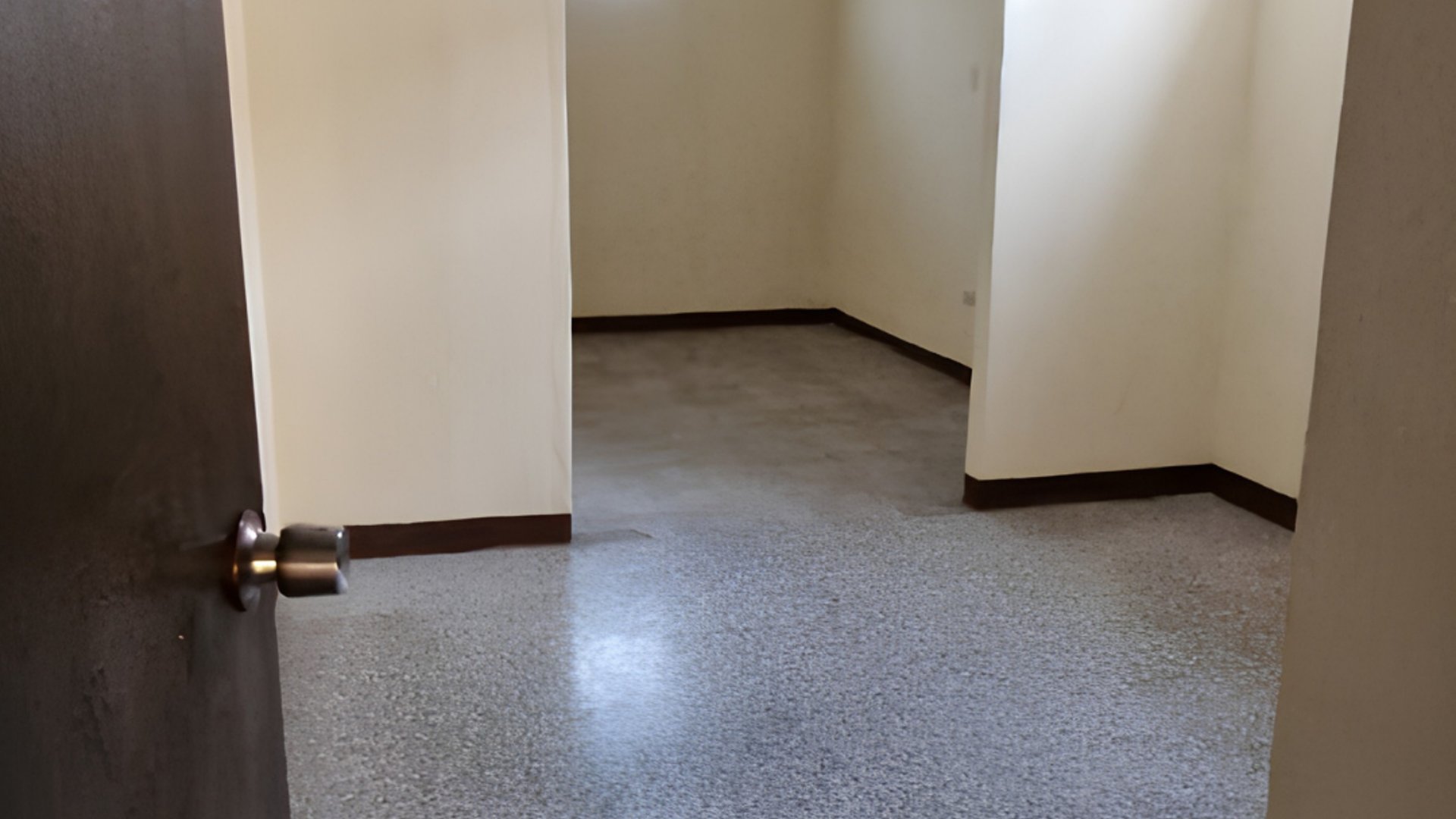 Vendo Casa en Residenciales del Norte zona 17 - Miniatura 2