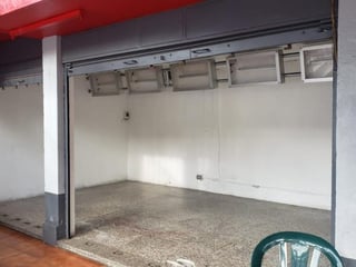 Renta de Local Comercial en zona 7 - 3