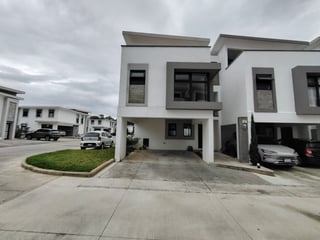 Vendo Casa en Condominio Serena de Arrazola, Fraijanes - 2