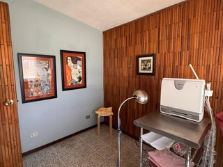 Oficina en VENTA en zona 10 - 4