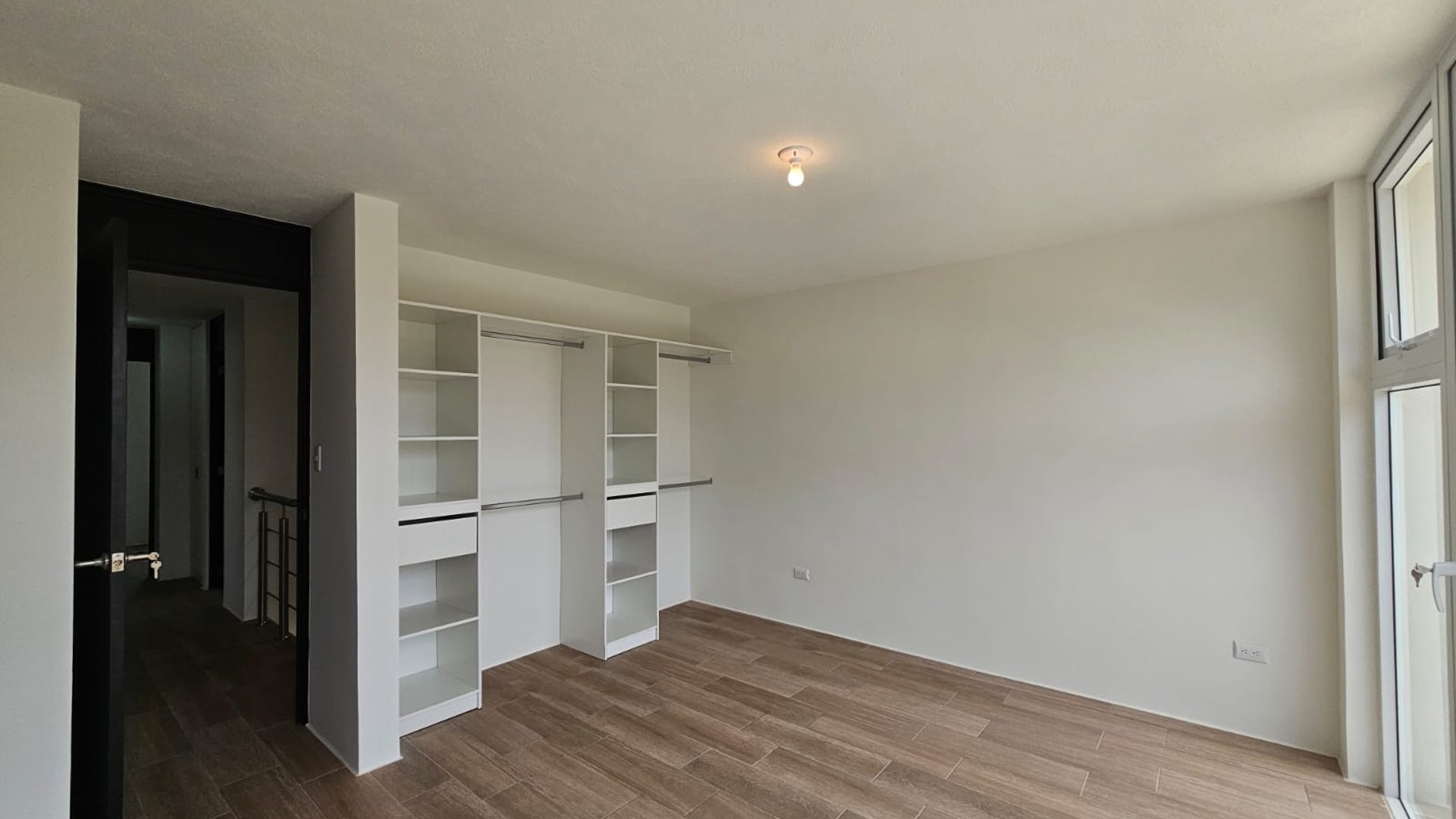 VENTA Casa Nueva dentro de Pinabetes Condominio Eucaliptos - Miniatura 4