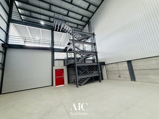 BODEGA C/ MULTIPLES AMBIENTES 665Mts2 / ZONA EMPRESARIAL NARANJO D6 - 3