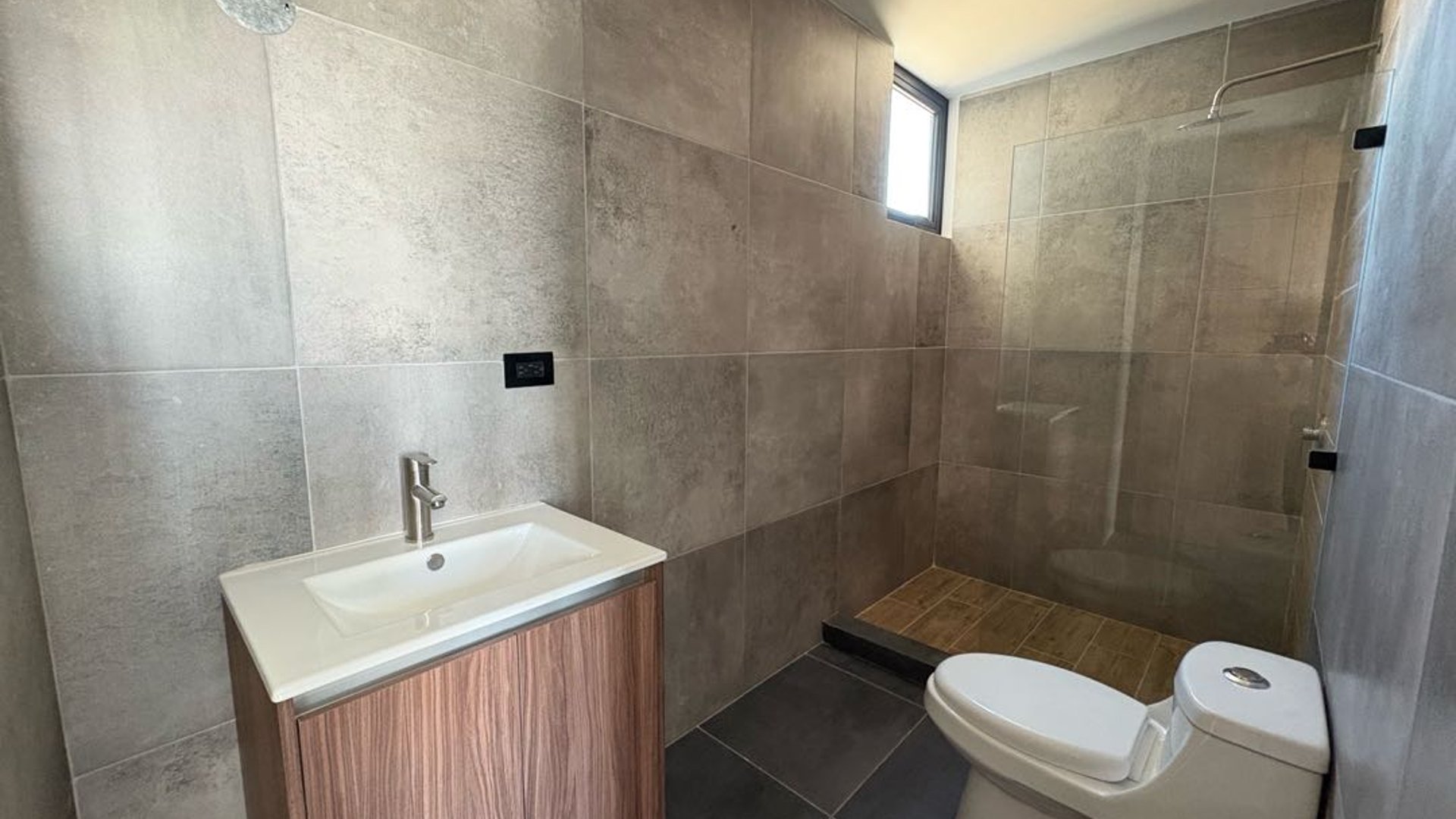 Apartamento de 2 habitaciones en alquiler Kona Diez zona 10 - Miniatura 7