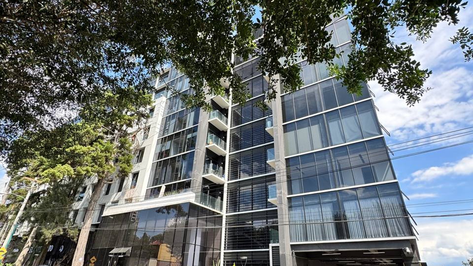 Apartamento en renta en Colonia Mariscal zona 11 - Miniatura 2