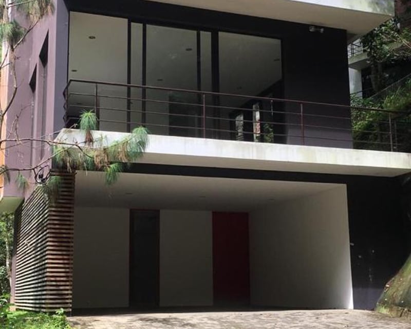 Alquilo Linda Casa de 2 habitaciones y 3 niveles en Muxbal