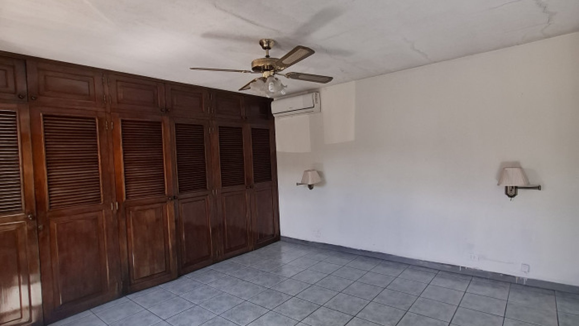 Casa en renta en zona 10 Bulevar Los Próceres - Miniatura 8
