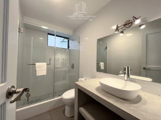 Apartamento en renta, en Zona 10 - 4