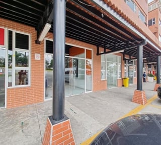 Local en Alquiler Zona 12 Avenida Petapa, Ciudad