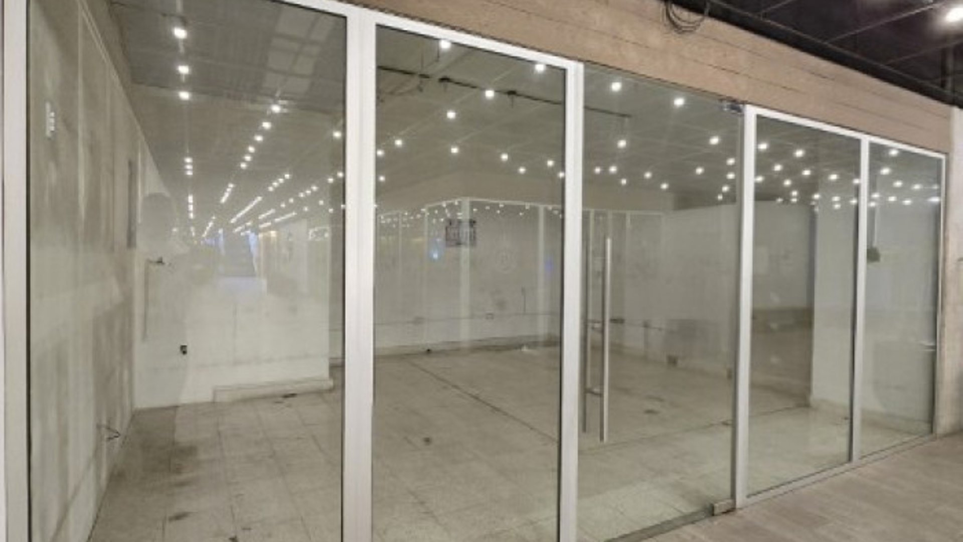 Local en Venta, Edificio Narama Zona 13 Guatemala - Miniatura 2